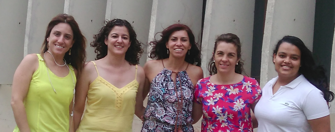 ( g4g equipe do Brasil, da esquerda para a direita) Ana Paula Urzedo, Tina Armond, Kelly Torres, Mariana Garabini & Carolina Reciate
