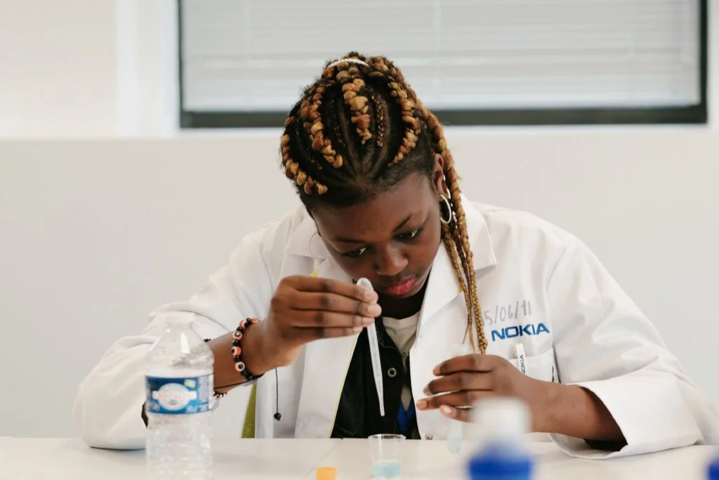 A day of SCIENCE fun for girls with 3M in Manchester 