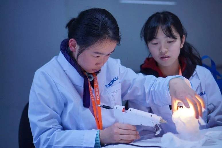 A day of SCIENCE fun for girls at 3M in Bracknell 