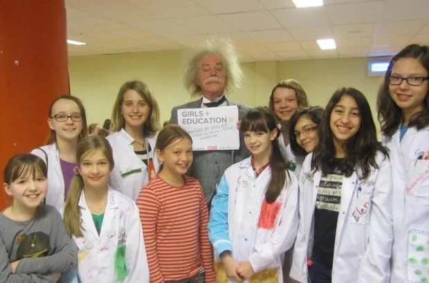 Brussels-based Greenlight For Girls shares the fun of science worldwide (The Bulletin) 