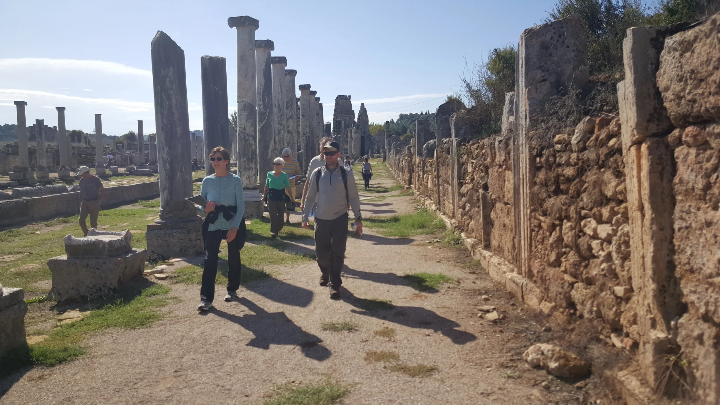 Walking through the colonnaded streets of ancient Perga