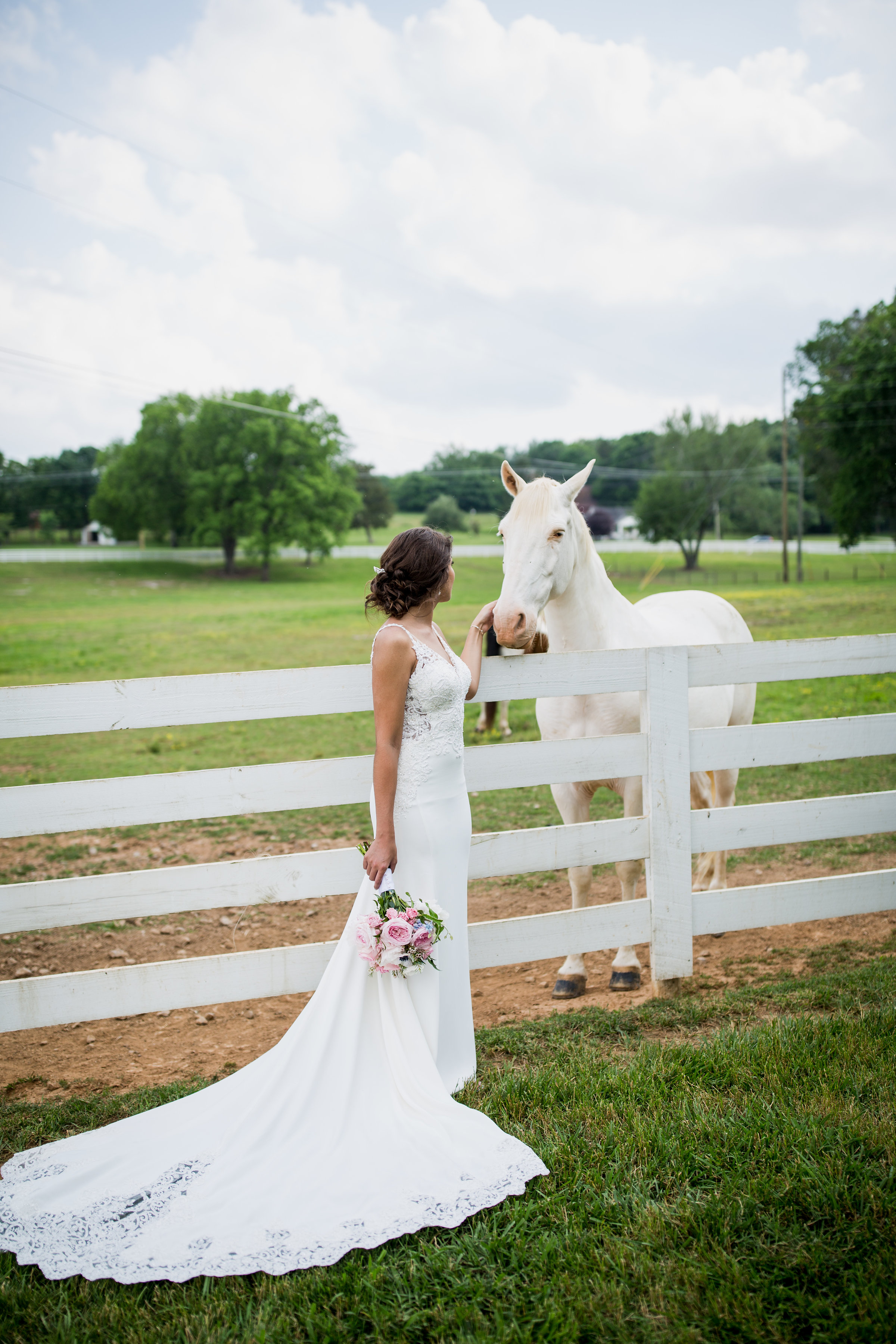 Saddlewood-Farms-Nashville-Wedding-Photographers-310.jpg