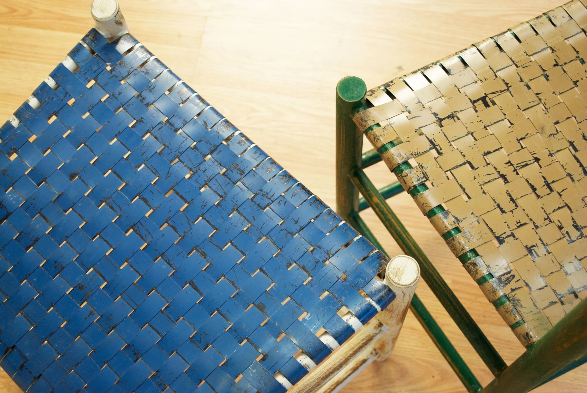 "Rump Shakers", 2020.
Painted and rusted steel.
27" H x 18" W x 14" D.