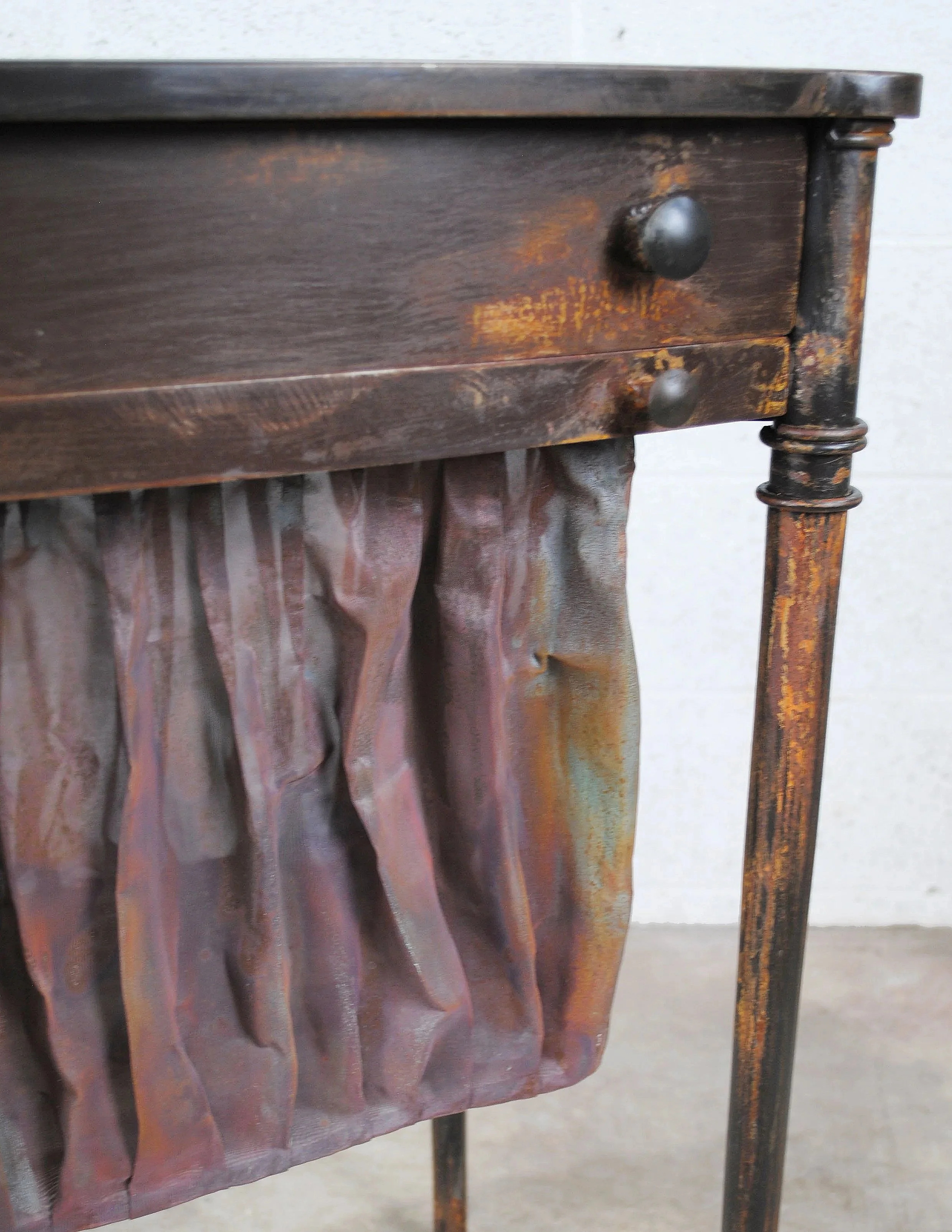 "Sew What?", 2023
Painted and rusted steel, and patinated copper mesh.
30” H x 16” W x 14” D