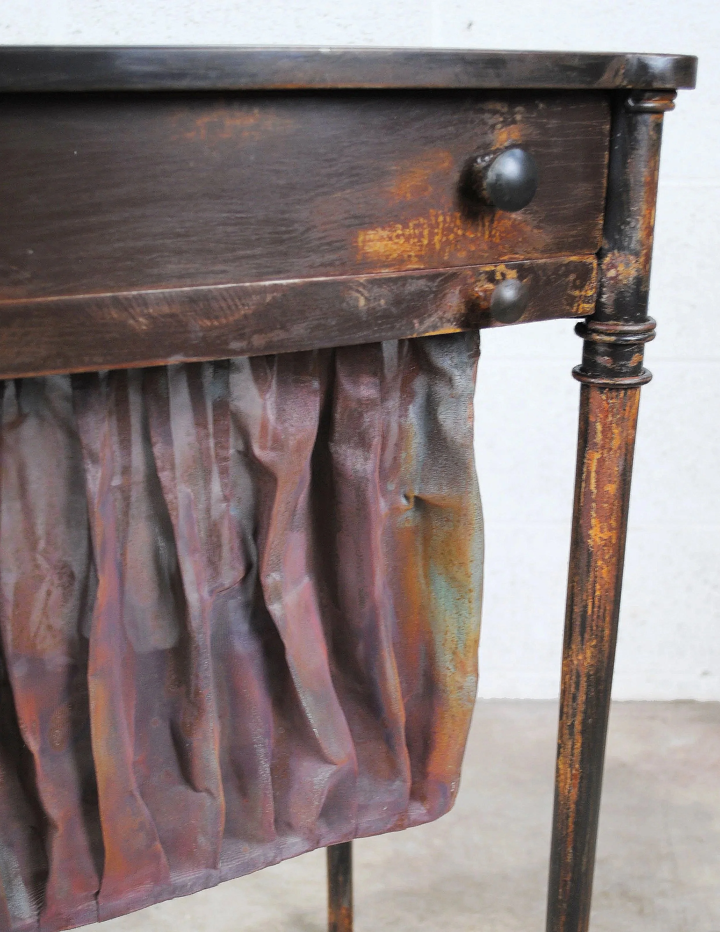 "Sew What?", 2023
Painted and rusted steel, and patinated copper mesh.
30” H x 16” W x 14” D