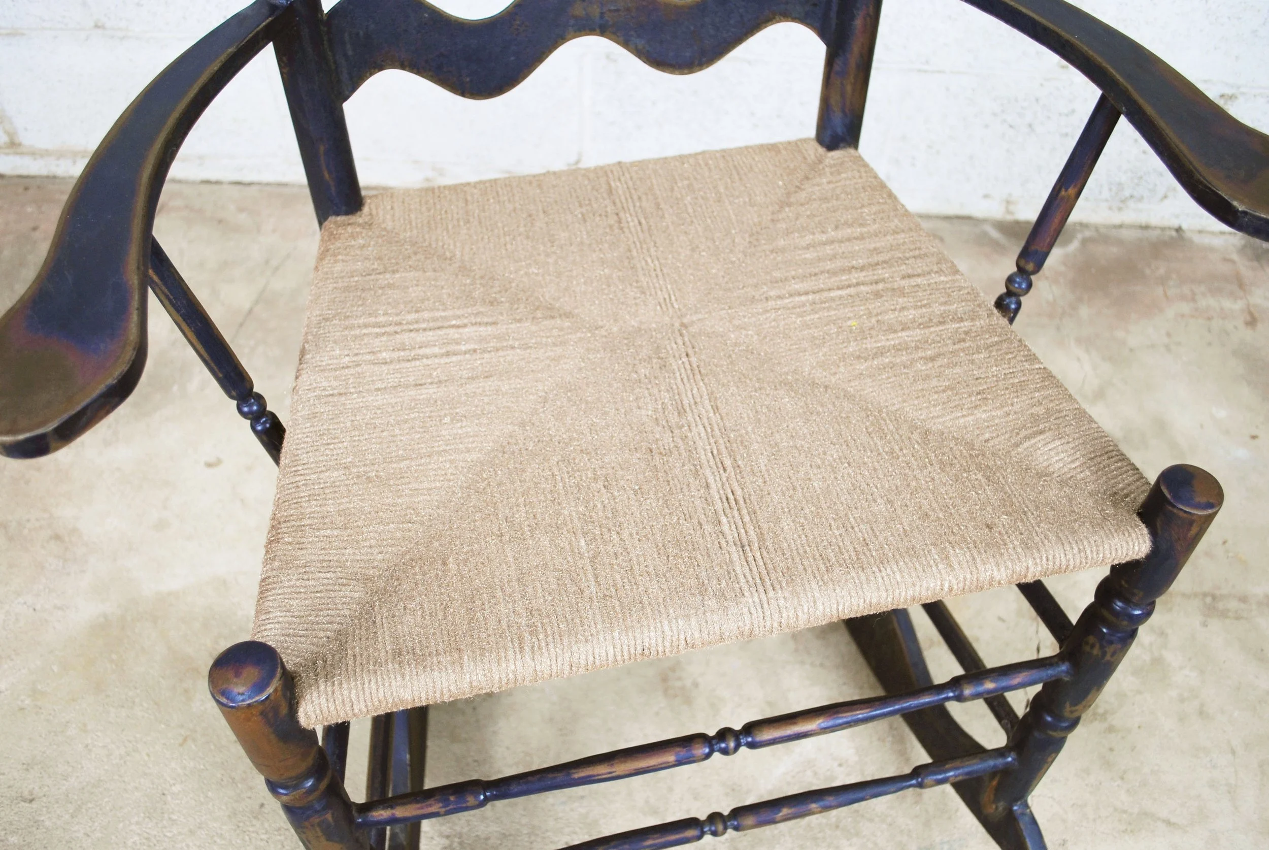 "Nightcrawler", 2024
Painted and rusted steel, and hand-coiled bronze wool.
51” H x 28” W x 29” D