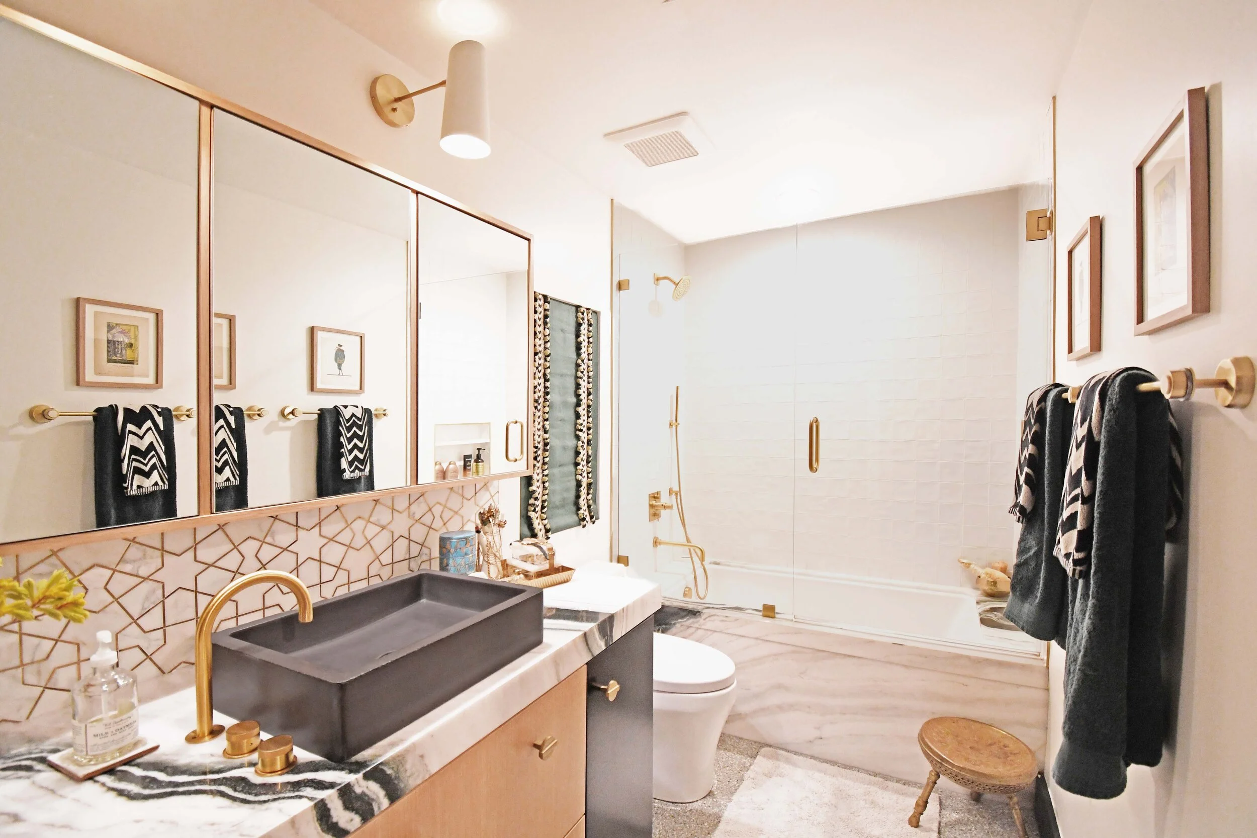 Unit B-bath 2a web.jpg