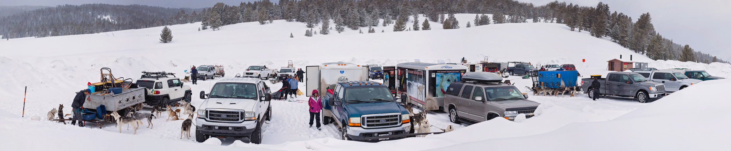 DogSledUnload_Panorama1.jpg