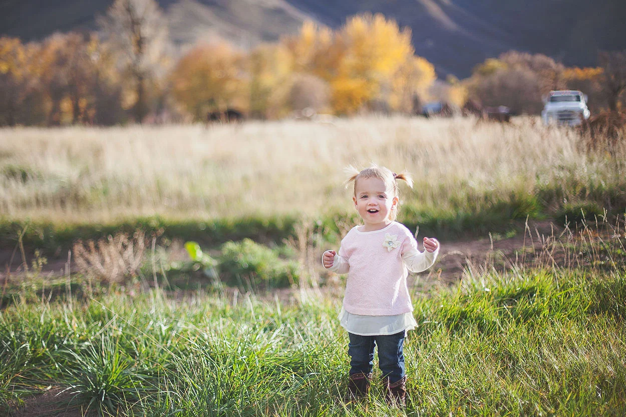 LoganUtFamilyPhotography-HeidiRandallStudios-RichBabyGirl-1.jpg