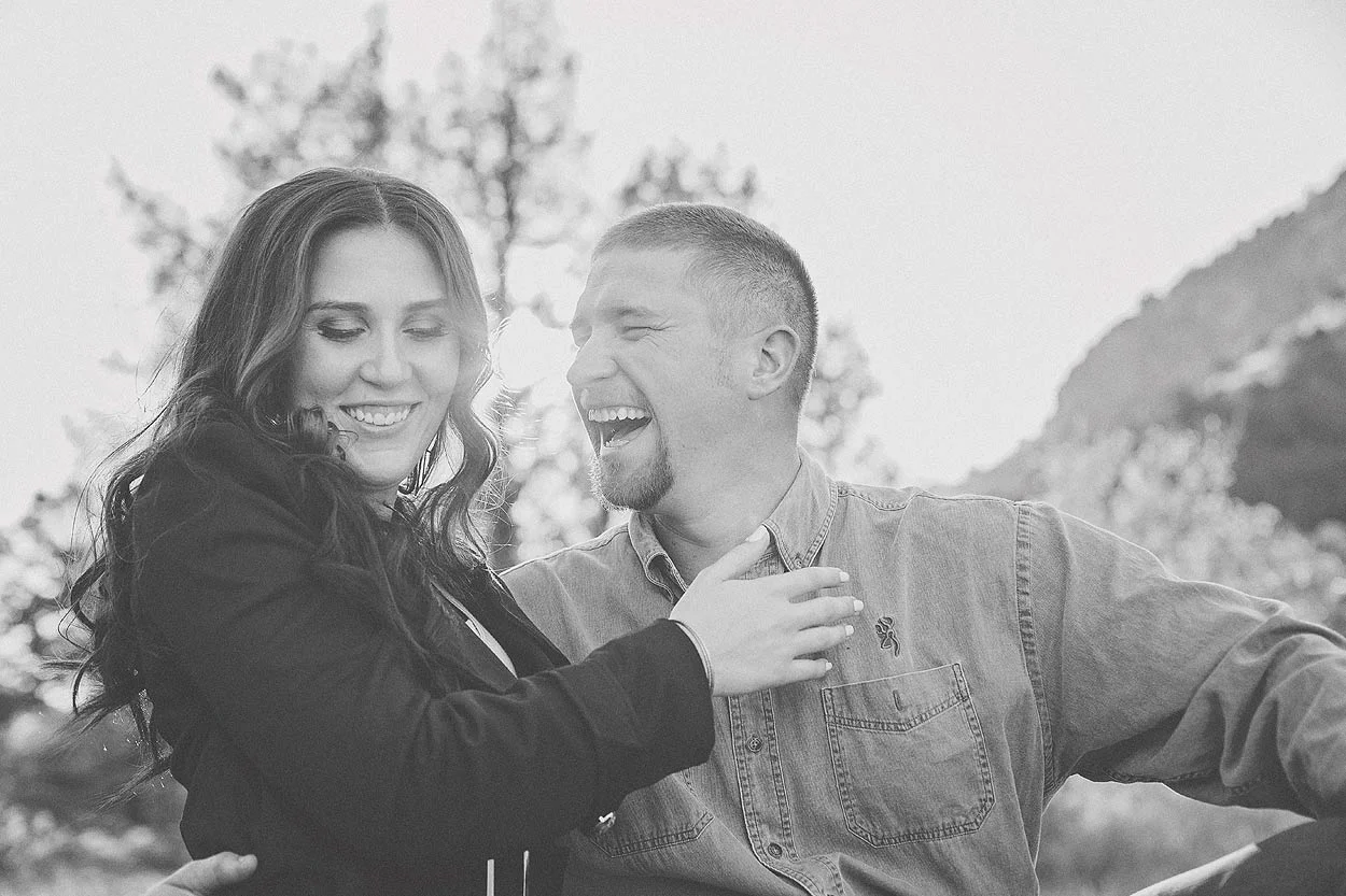 LoganUtahEngagementPhotography-HeidiRandallStudios-CJ-Jac-5.jpg