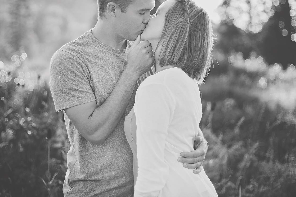 LoganUtahEngagementPhotographer-HeidiRandallStudios-TannerKenzie-3.jpg