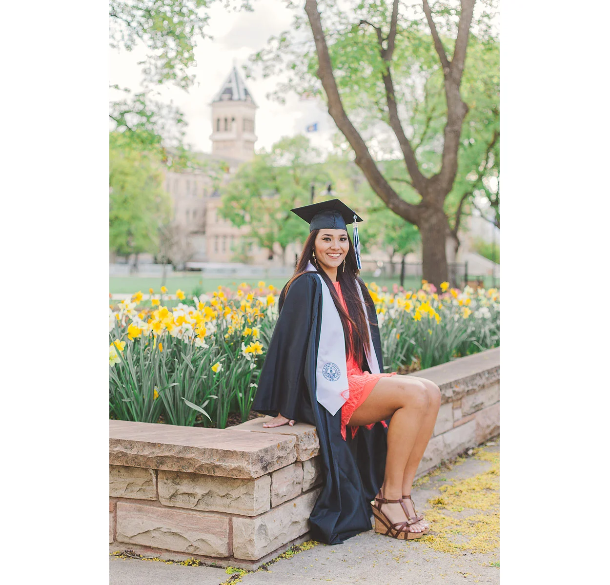 BLOG-LoganUtahUSUGraduationPhotography-HeidiRandallStudios-MorganCarter-7.jpg