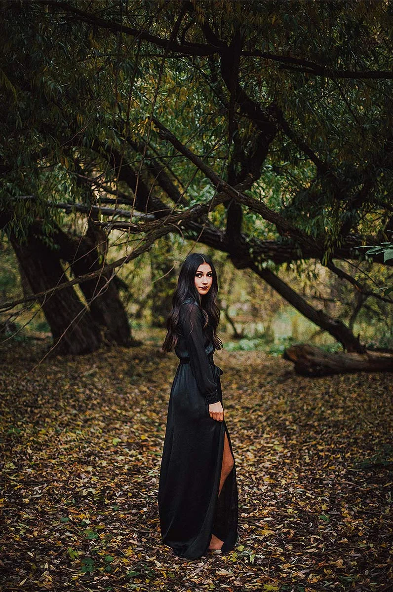 BLOG-LoganUtahPortraitPhotography-HeidiRandallStudios-HalloweenStyledShoot-Markell-20-web.jpg