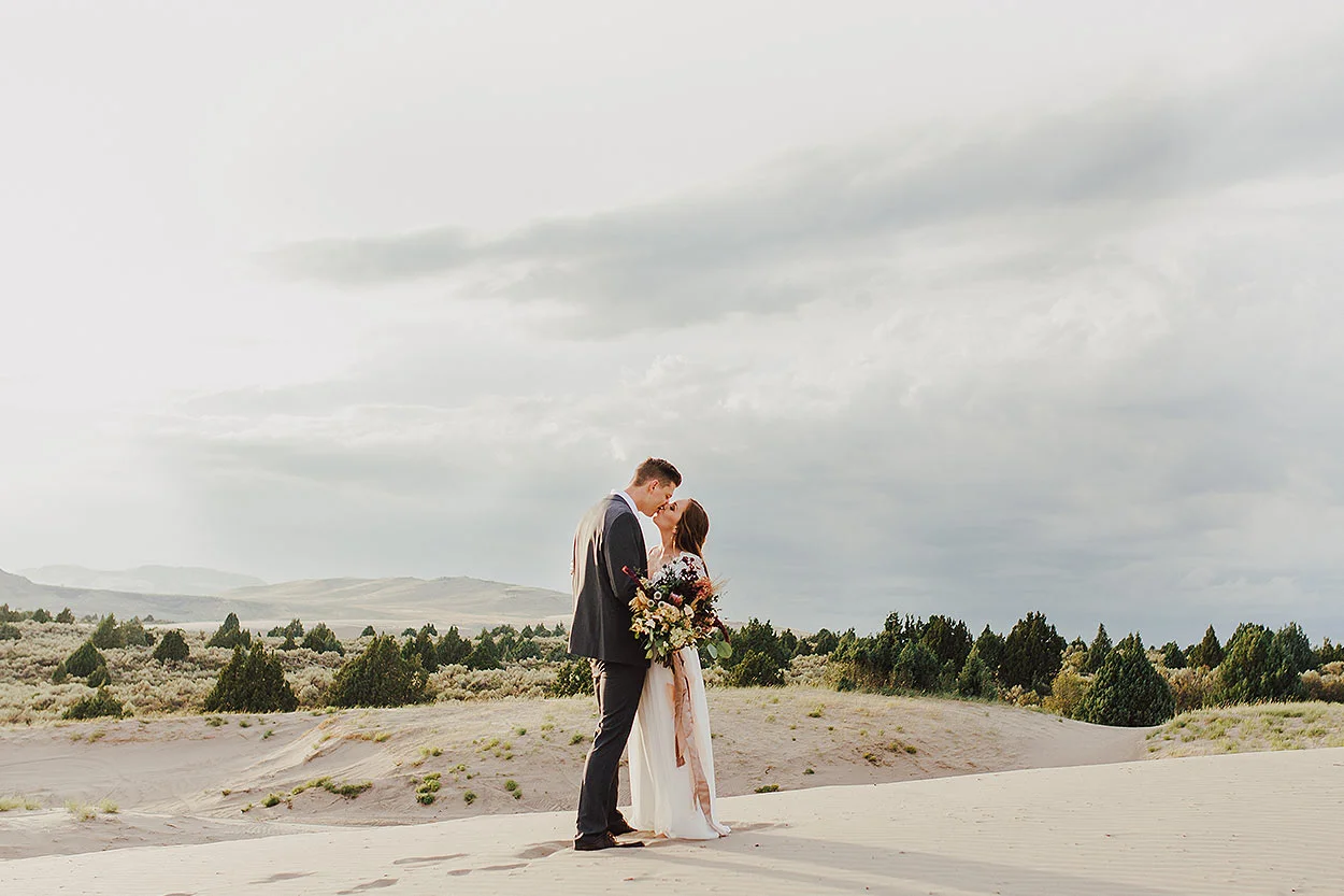 BLOG-LoganUtahBridalPhotography-HeidiRandallStudios-SandDunes-10.jpg