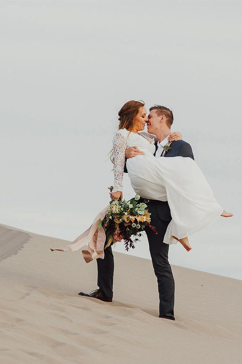 BLOG-LoganUtahBridalPhotography-HeidiRandallStudios-SandDunes-17-web.jpg
