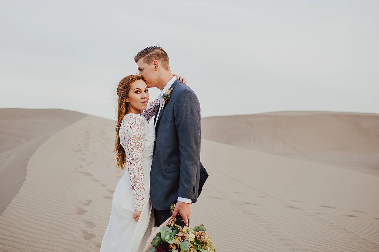 BLOG-LoganUtahBridalPhotography-HeidiRandallStudios-SandDunes-23.jpg