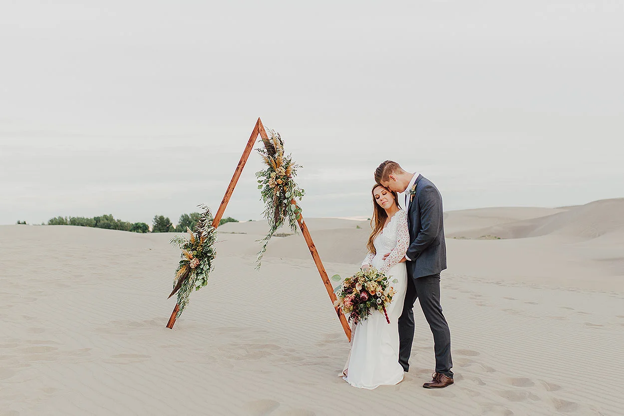 BLOG-LoganUtahBridalPhotography-HeidiRandallStudios-SandDunes-26.jpg