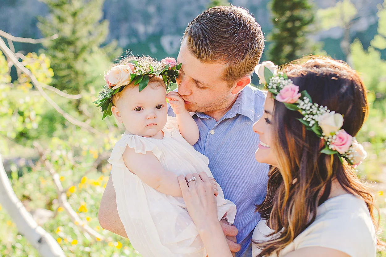 BLOG-LoganUtahFamilyPhotography-HeidiRandallStudios-Sarah+MattFAMILY-2.jpg