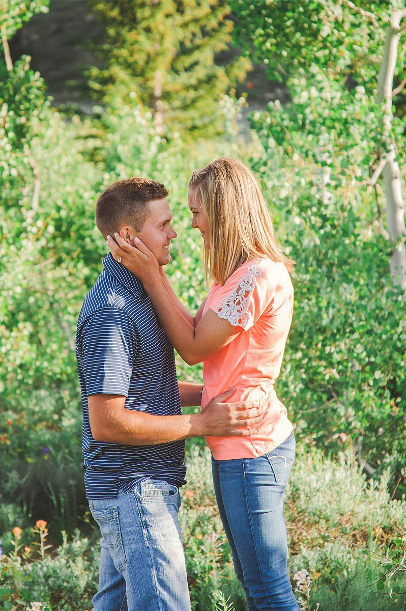 BLOG-LoganUtahEngagementPhotography-HeidiRandallStudios-Shani+Phil-9-web.jpg