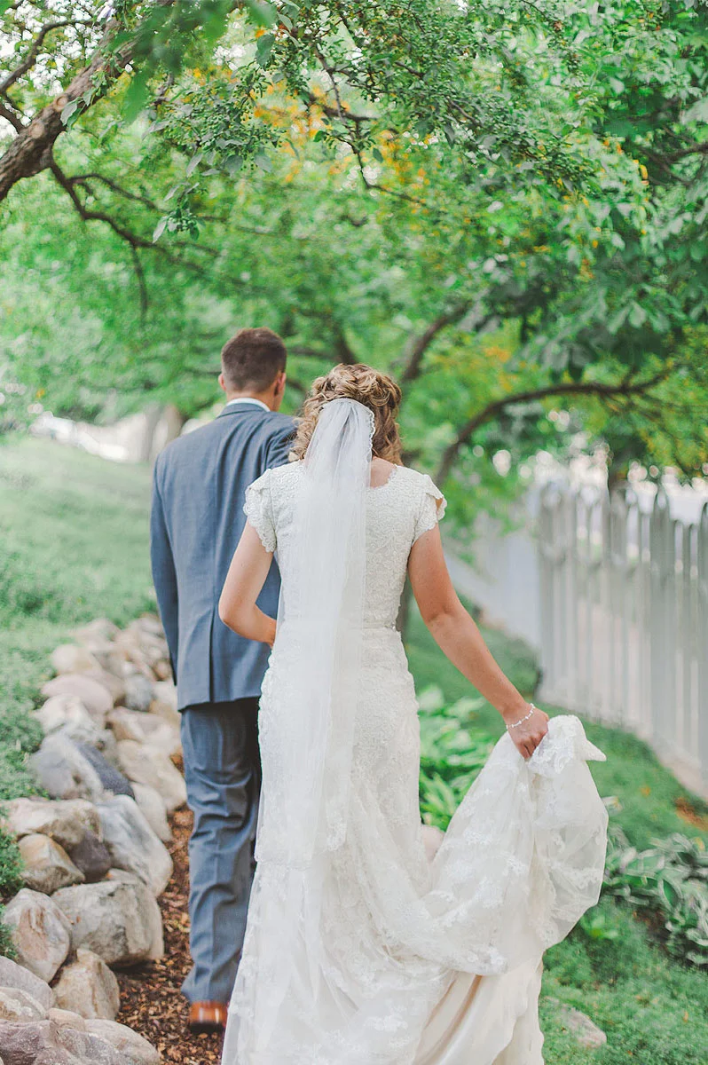 BLOG-LoganUtahWeddingPhotography-HeidiRandallStudios-Shani+Phil-26-web.jpg