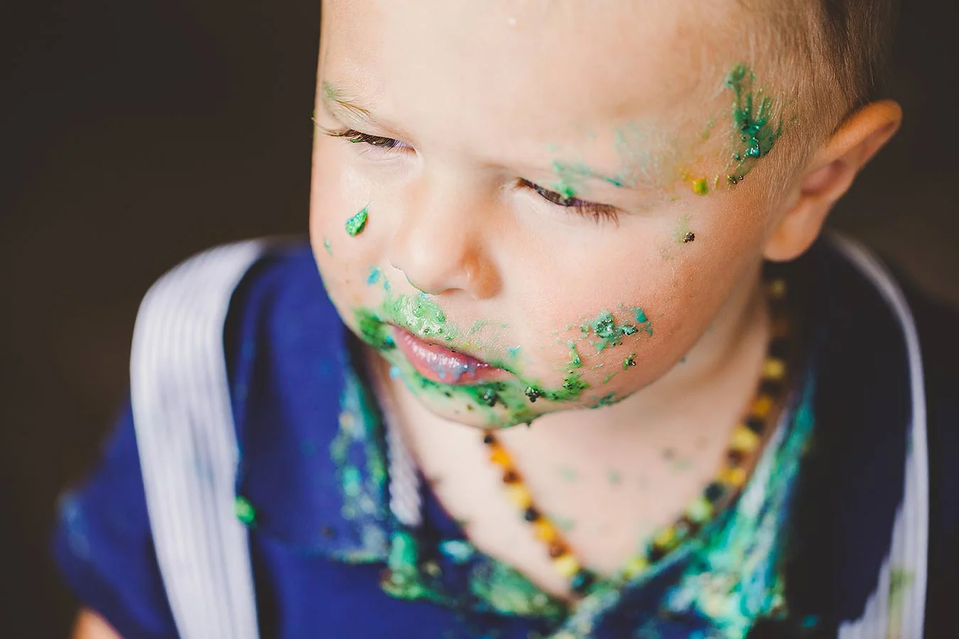 LoganUtahCakeSmashPhotographer-ProductPhotographyUtah-HeidiRandallStudios-Lincoln-BoyCakeSmashPhotos-17.jpg