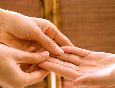 hand_massage.jpeg