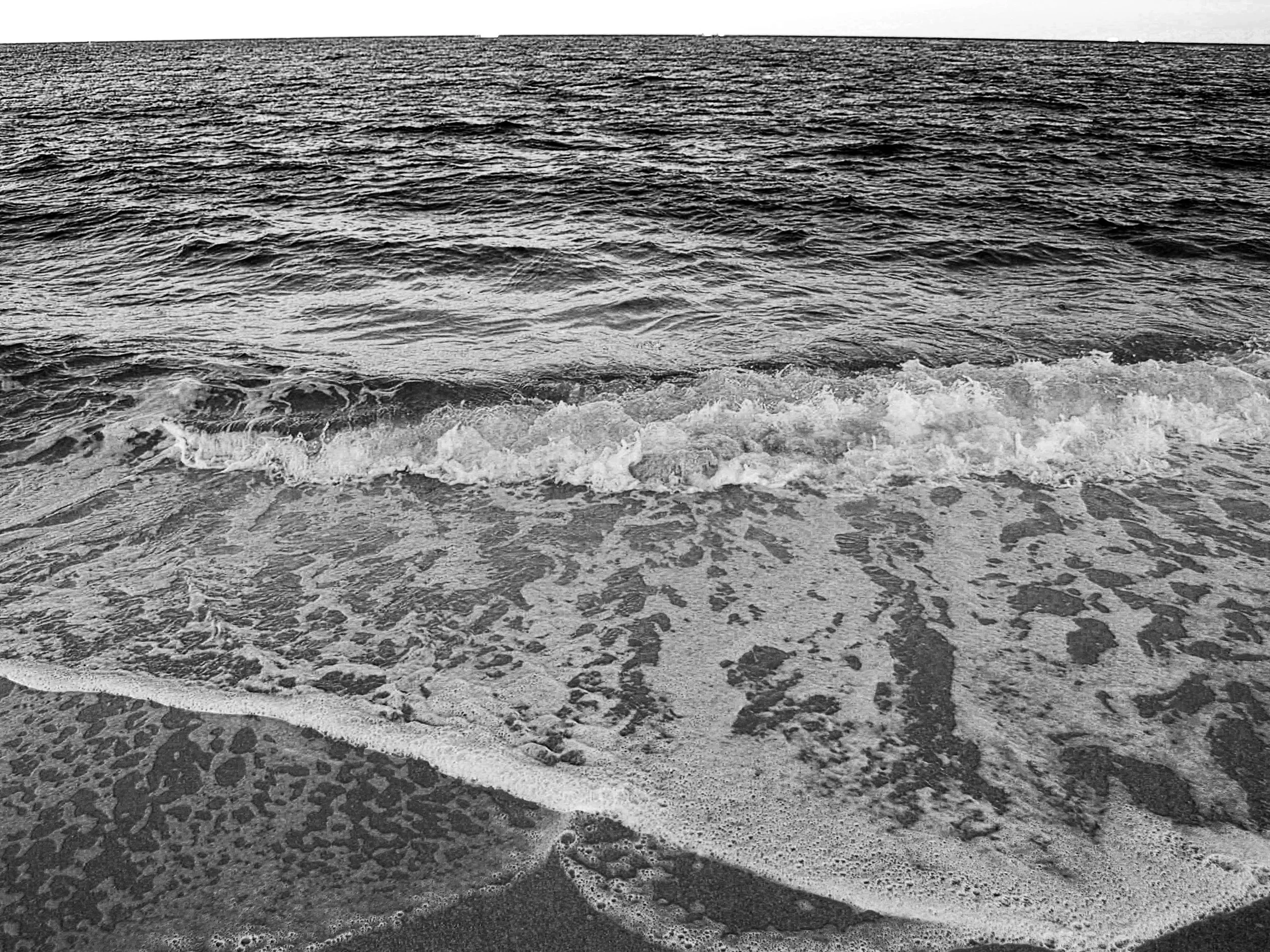 black_and_white_ocean_photography_2.JPG