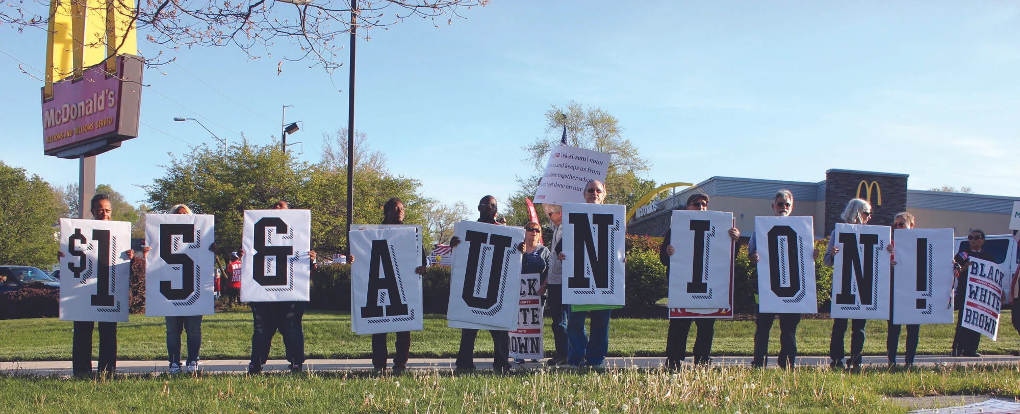 15&aUnion-multi-sign.jpg