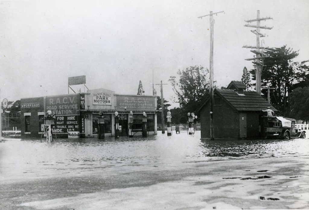 Park Motors - 1934 floods