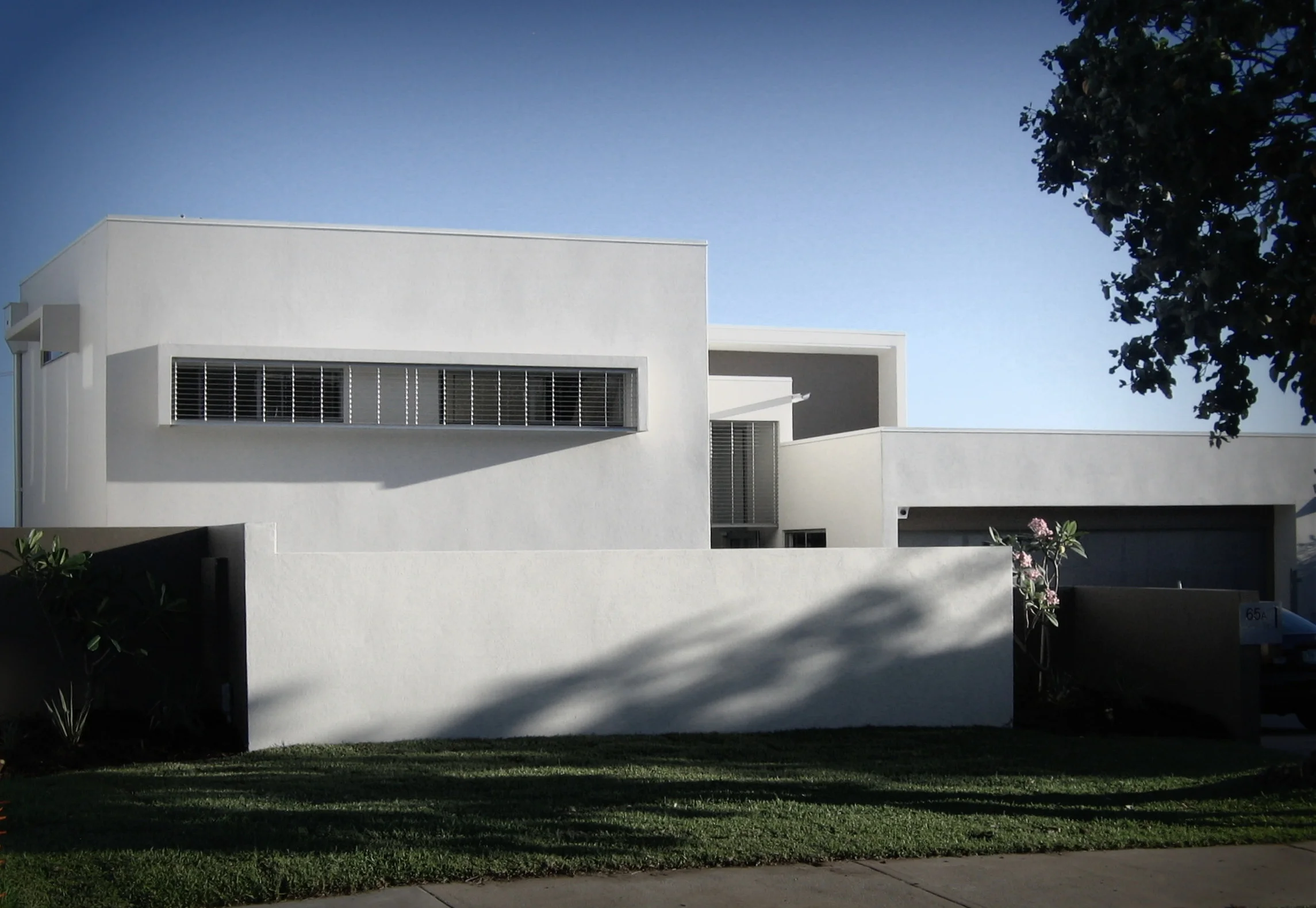  ​New house in Sunrise beach, focus is on balancing the stunning ocean views&nbsp; with the competing south east weather. Simple contemporary low maintenance. 