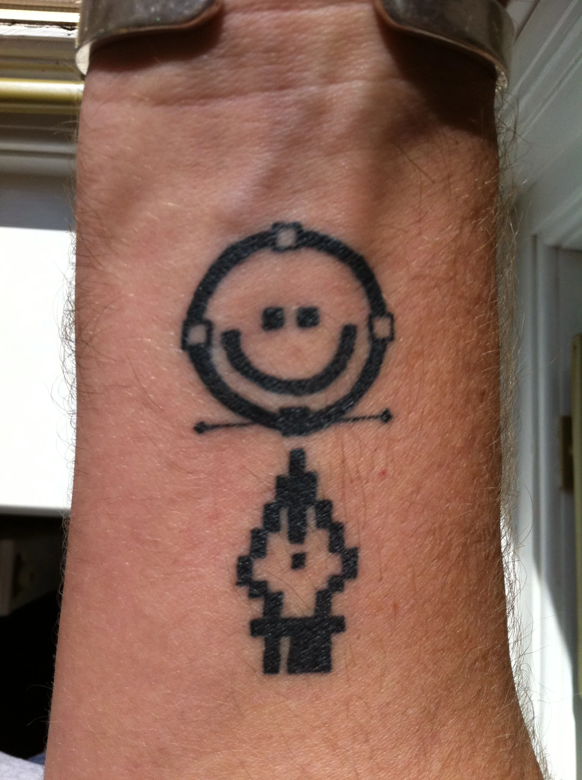  I 'm so into vector artwork that I actually have a tattoo on my right forearm advertising the fact!
