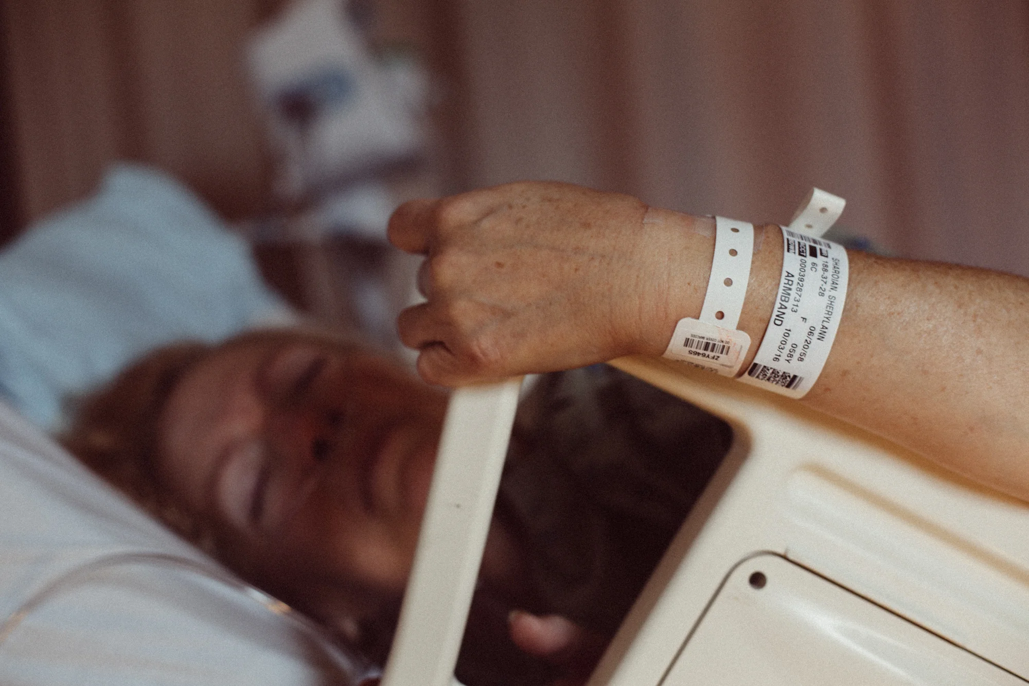 MOM-6063.jpg