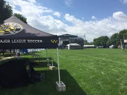 Lots of green, excellent stages at both ends on McFerson Commons