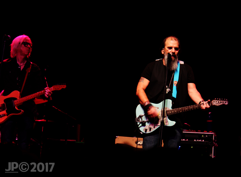 Steve Earle & The Dukes