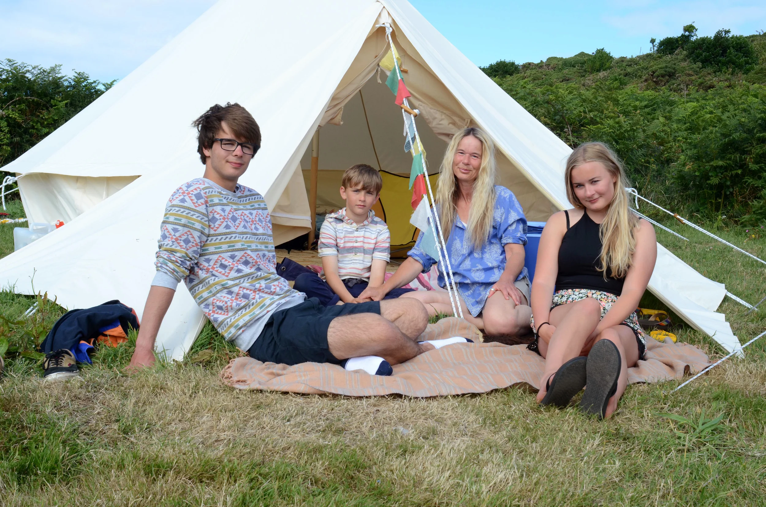 Rachel, Ailin, Indigo & Arthur. Following Rachel's discovery of Scilly around 10 years ago, she has now moved over there with her 3 children to fully embrace island life. Whilst she has moved to the biggest island St Mary's, Bryher will always be her sanctuary. She told me that when Ailin (youngest) can't sleep at night, they imagine doing a walk around Bryher to try & relax.