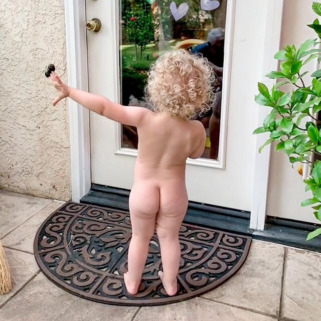 These butt cheeks made me a mom. 🥰 Something that I don't identity with even to this day. #notlikearegularmom