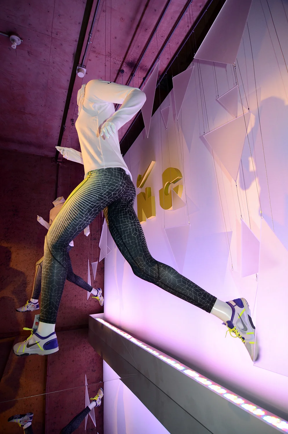 Nike2.jpg