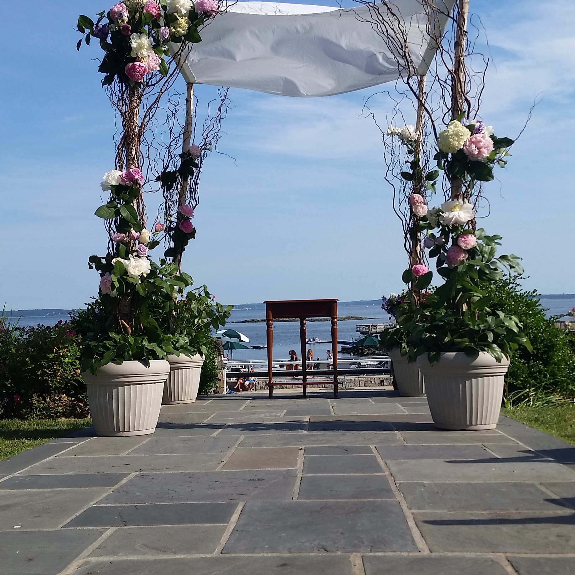 Off-site work with a marvelous waterside wedding. (Photo: Dorothy Yu, NYC)