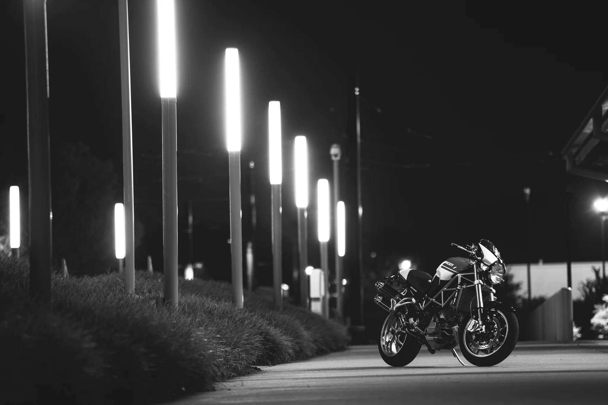 ducatimonsters4rs_024.jpg
