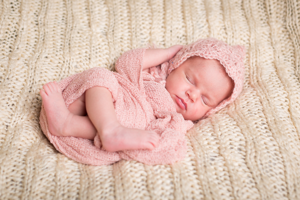 Portage_Michigan_Newborn_Photographer:Pink_hat