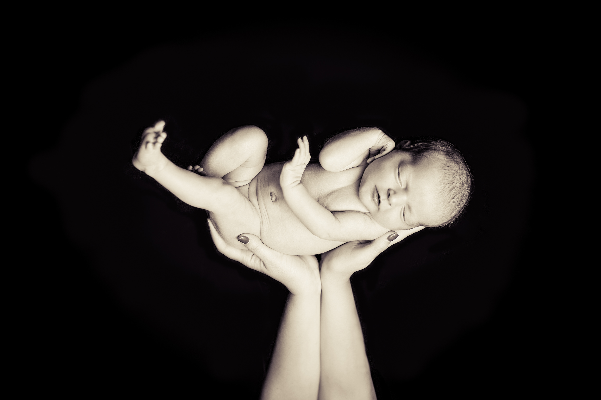 Portage_michigan_newborn_photographer:Baby_Bird_bath