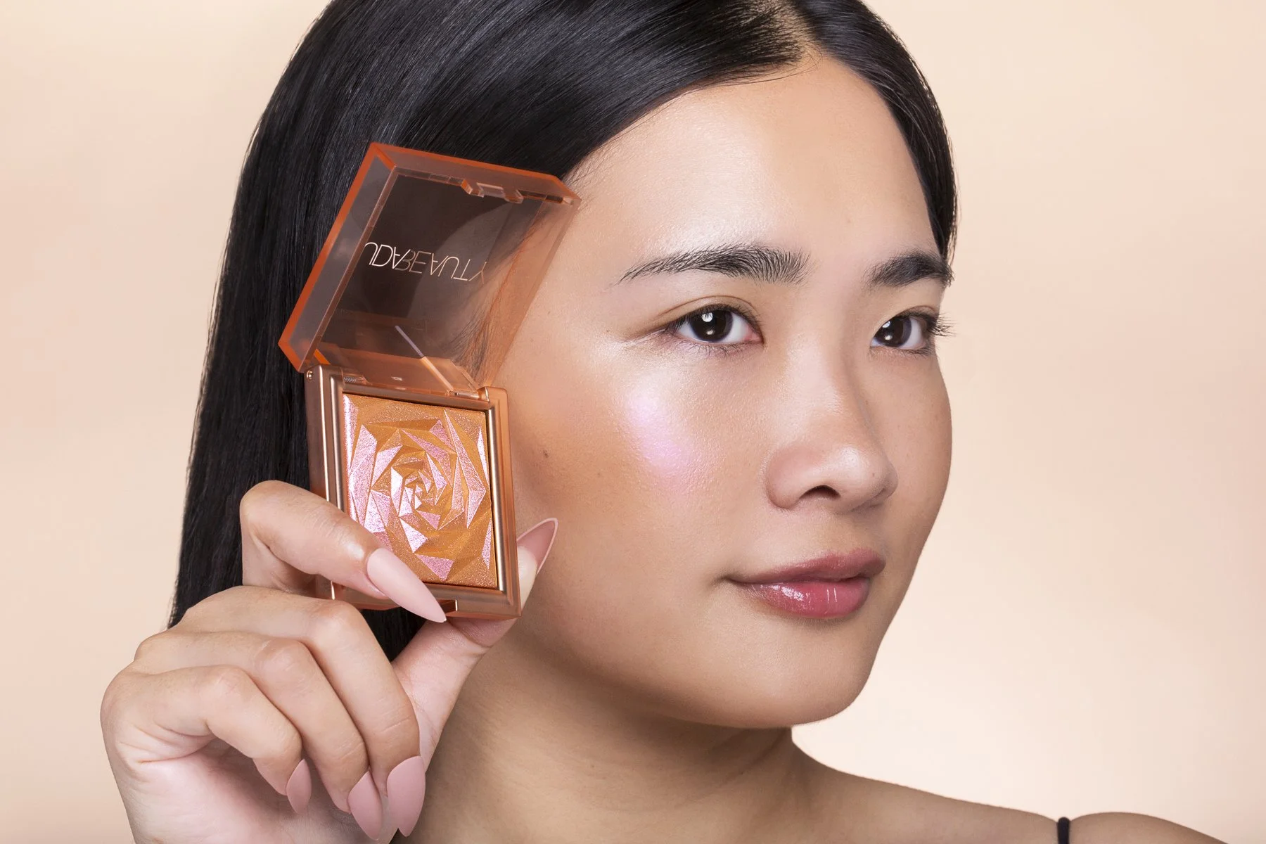 HUDA_JULY2021_CONTENT_NYMPH_BEAUTY_JINGZI_BLUSH_09_FULL-WEB.jpg
