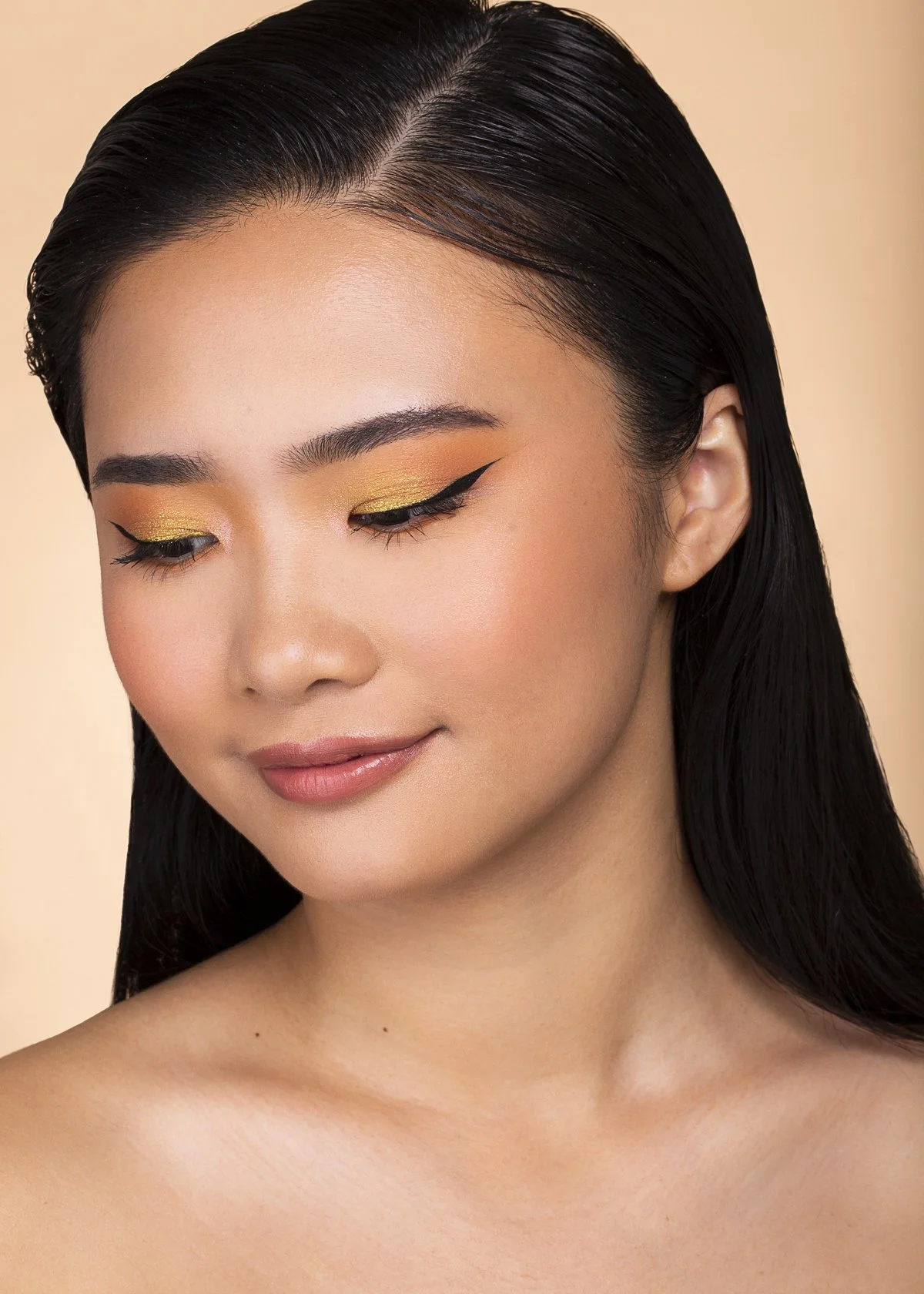 HUDA_JULY2021_CONTENT_NYMPH_BEAUTYHUDA_JULY2021_CONTENT_WILD_BEAUTY_TIGER_JINGZI_LOOK1_42-WEB.jpg