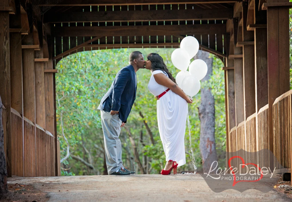 Greynoldsparkcouplesphotoshoot-7.jpg