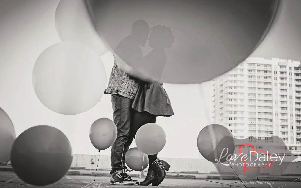 Fortlauderdalerooftopengagementphotoshoot-16.jpg