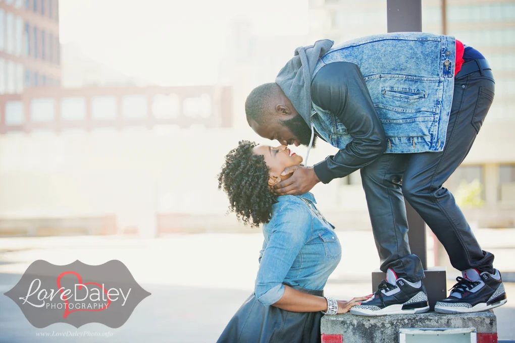 Fortlauderdalerooftopengagementphotoshoot-25.jpg