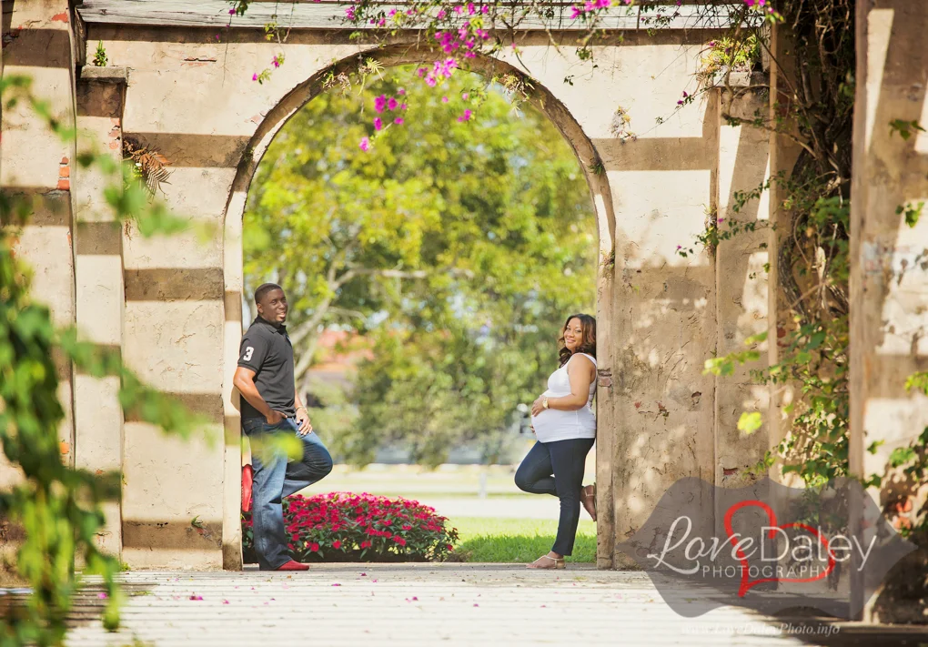 PradoEntranceCoralgablesmaternityphotoshoot13.jpg