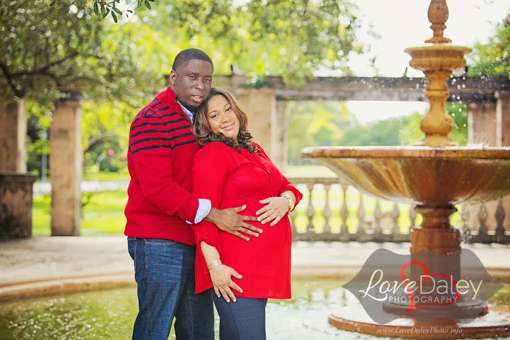 PradoEntranceCoralgablesmaternityphotoshoot16.jpg