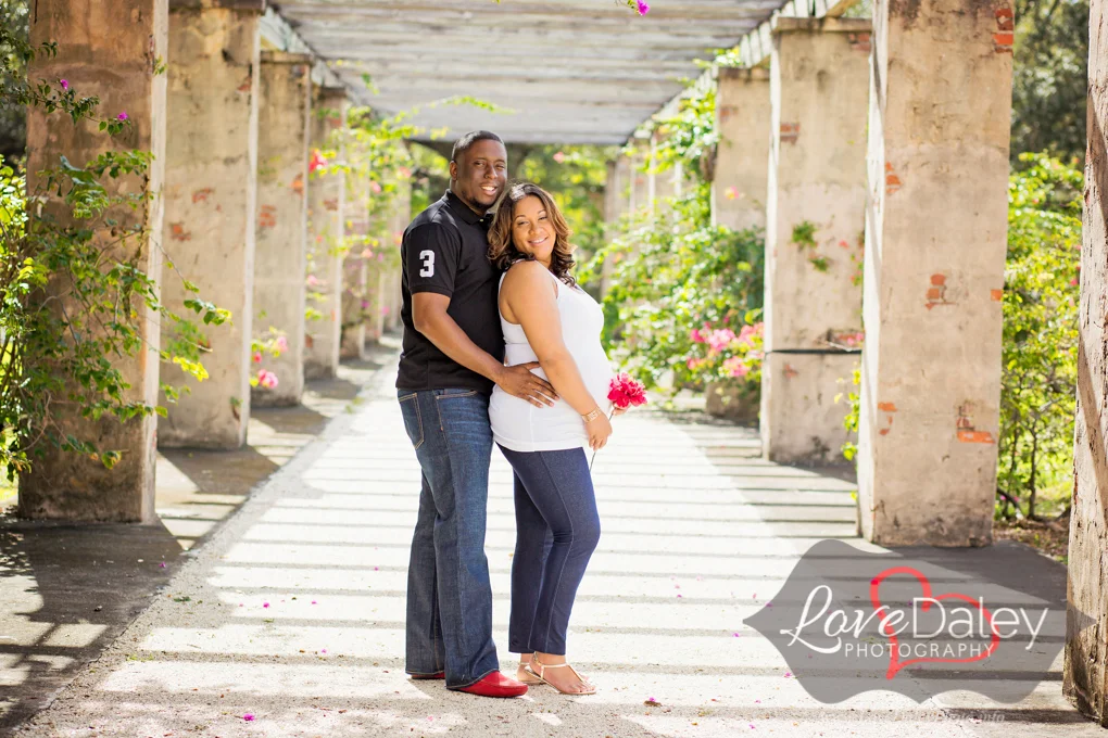 PradoEntranceCoralgablesmaternityphotoshoot7.jpg