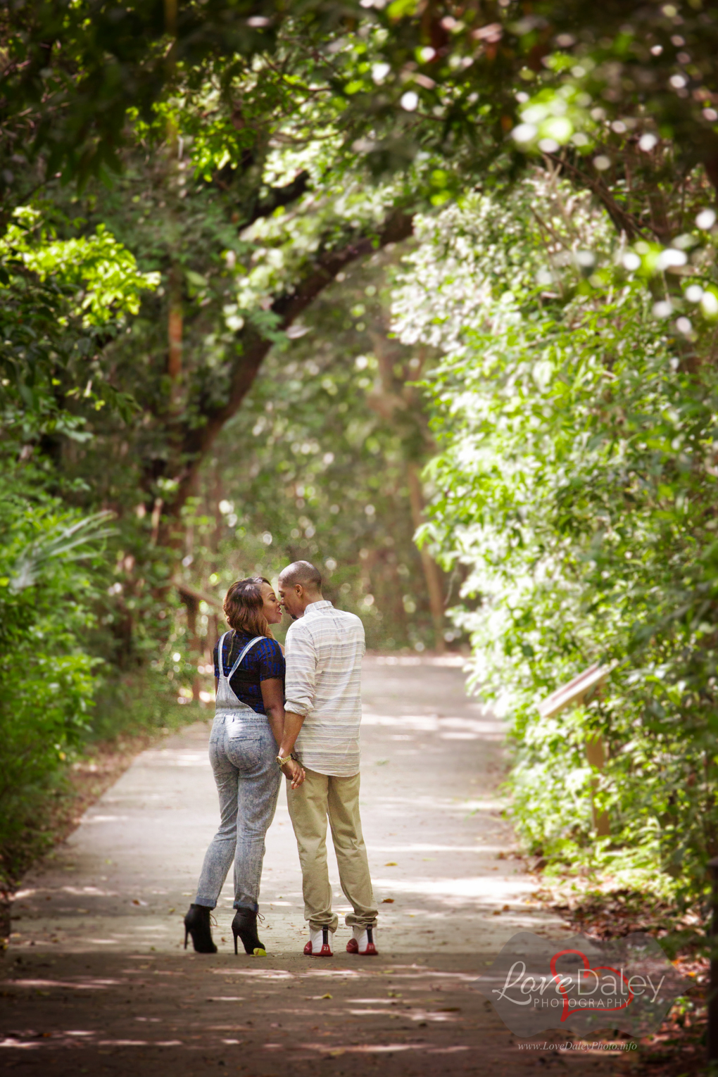 Coralgablesgreenstreetcoffeeshopengagementshoot19.jpg